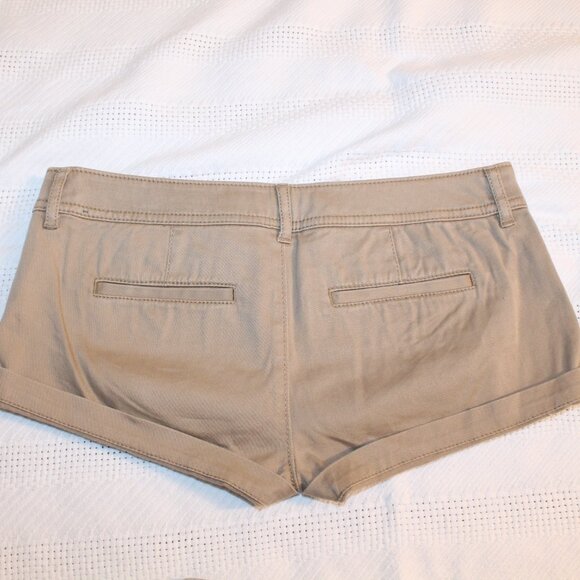 NWT Abercrombie and Fitch Khaki Shorts Sz 00 - Picture 3 of 11